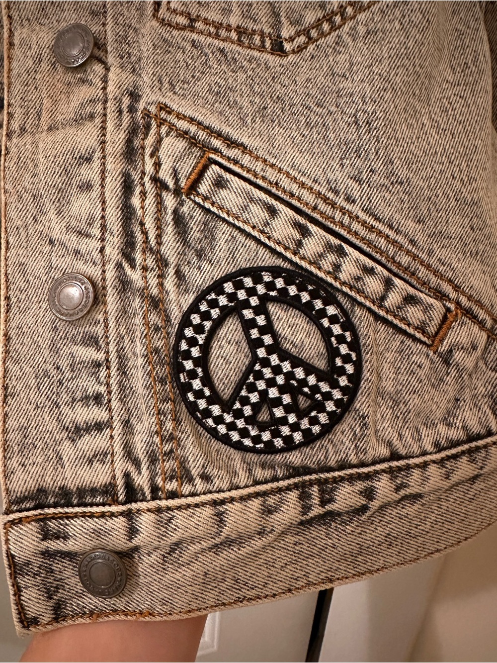 Marc Jacobs Paradise Acid Wash Denim Jacket Pins Patches Rare - Picture 14 of 16